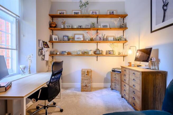 8474993-Interior02.jpg