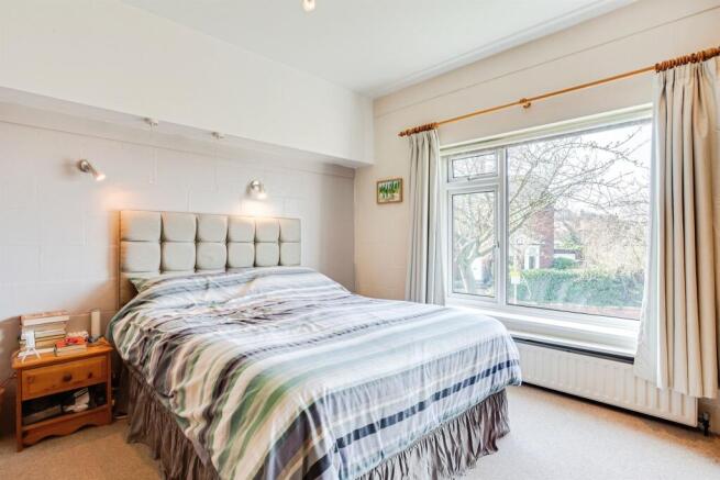 4 bed Detached for sale Image 8