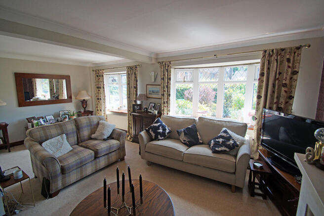 4 bed Semi-Detached for sale Image 4