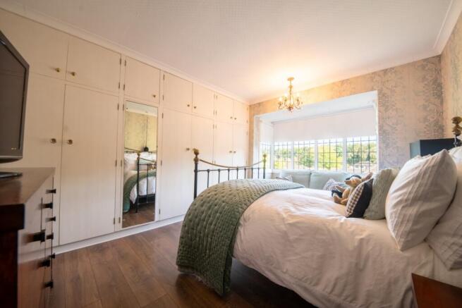 4 bed Detached for sale Image 12