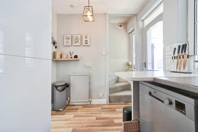 2 bed Semi-Detached for sale Image 7