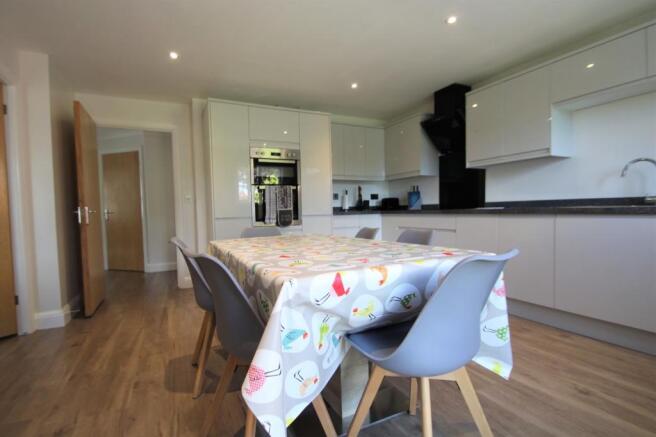 Kitchen/Breakfast Ro