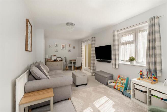 7 Hydrangea Walk, Banbury-6.jpg