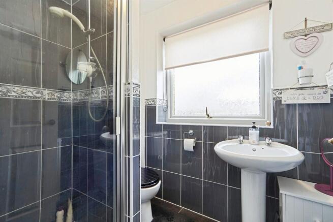 4 bed Detached for sale Image 7