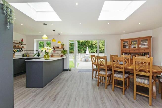 2 bed Semi-Detached Bungalow for sale Image 5