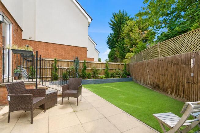 Lowbell Lane, London Colney, St. Albans, Hertfordshire, AL2 photo 4