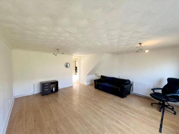 3 bed Semi-Detached for sale Image 6