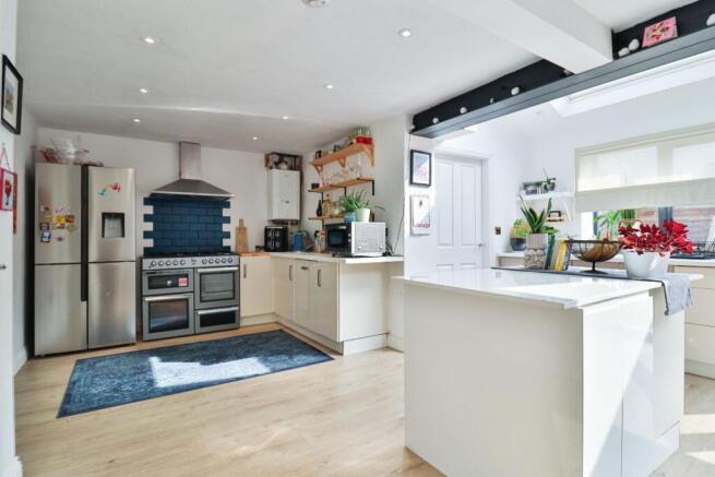 4 bed Detached for sale Image 5