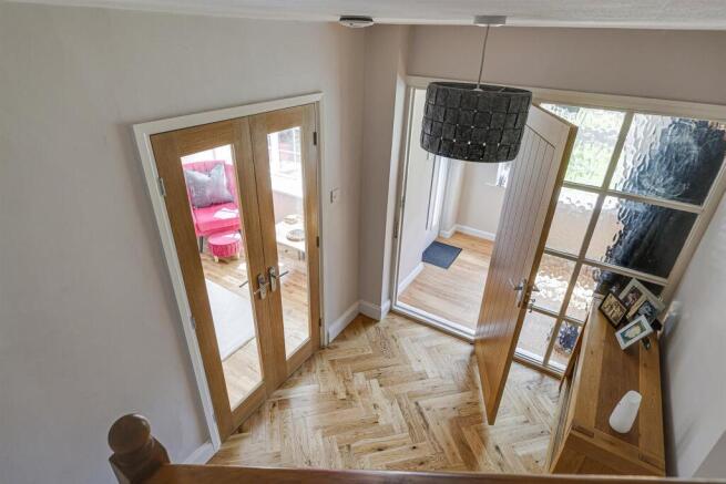5 bed Detached for sale Image 5