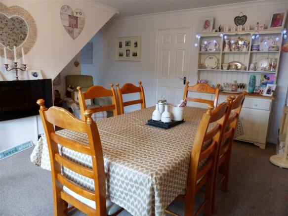 DINING ROOM VIEW 3