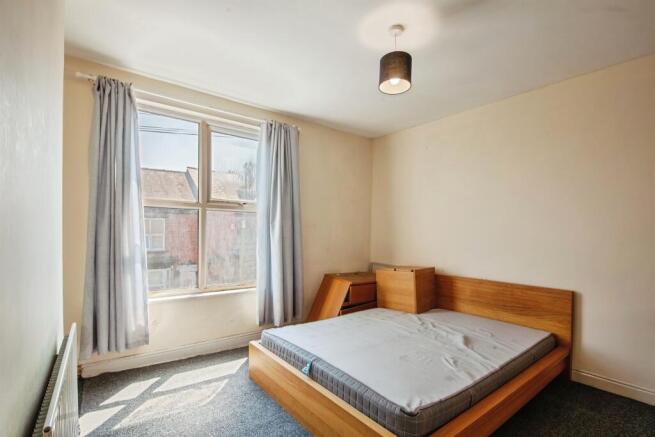 4 bed Terraced for sale Image 4
