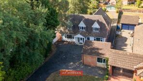 39, Birchy Close, Dickens Heath, Solihull B90 1QL