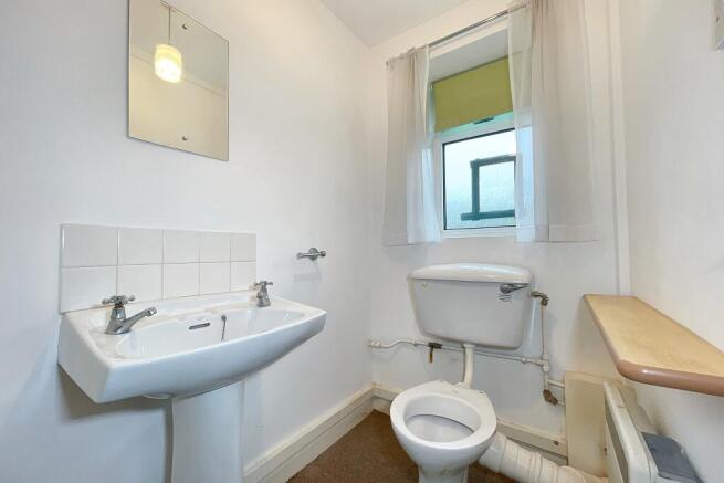2 Rosemount Gardens, Musbury Road, Axminster, EX13 5AE