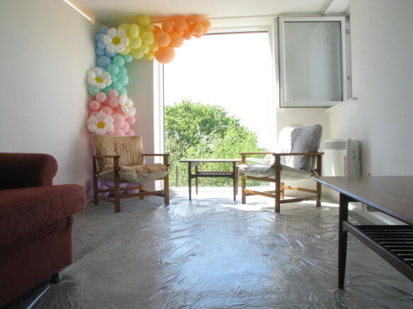 2 bed Apartment to rent Image 4