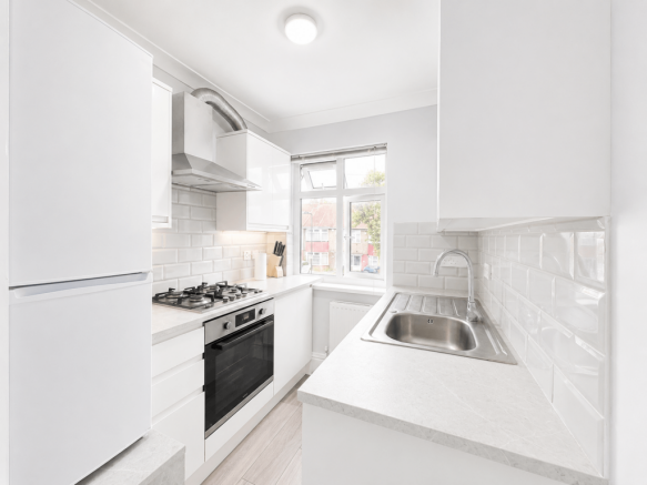 3 Bedroom Maisonetter with Private Garden