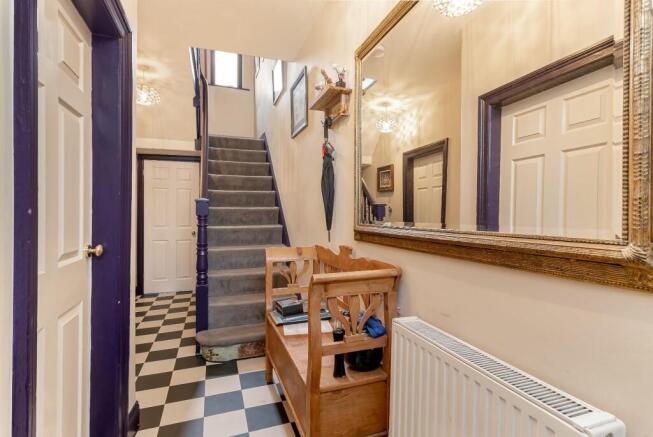 3 bed Town House for sale Image 4
