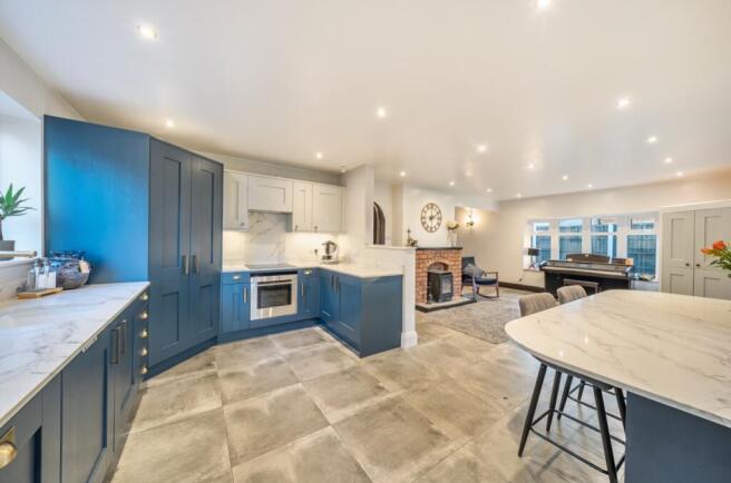 1383098-7-691dd6ee1c8e5