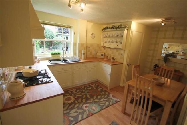 Kitchen / Breakfast 