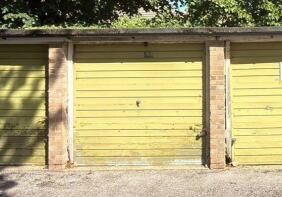 5, 14 Chestnut Court, Lancaster Road, South Norwood, London SE25 4AH