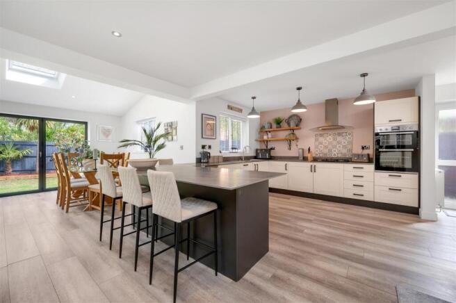 9 Kingswood Ave WEB PH-56.jpg