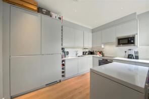 Flat First Floor, 105, Northcote Road, London SW11 6PN