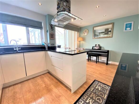Kitchen dining ro...
