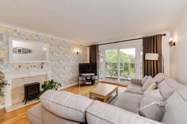 3 bed Flat for sale Image 5