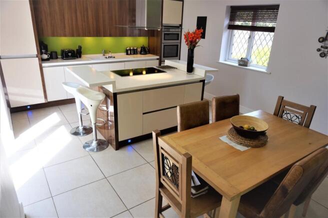 Kitchen / Breakfast