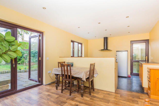 Kitchen/Breakfast...