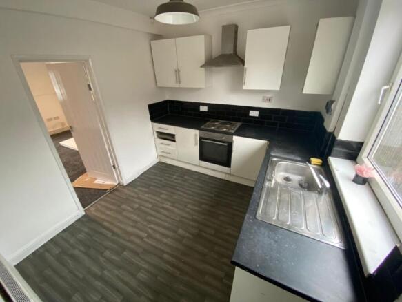 3 bed Semi-Detached to rent Image 4