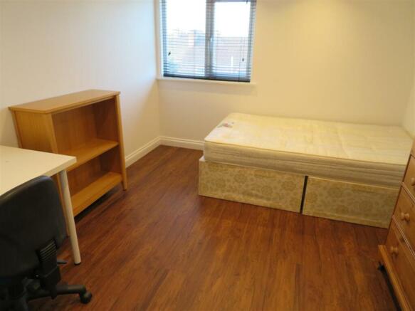 257 Francis Bed6.JPG