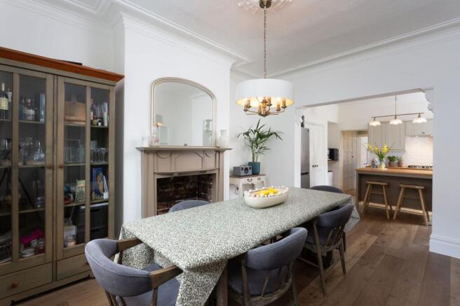 4 bed Semi-Detached for sale Image 8