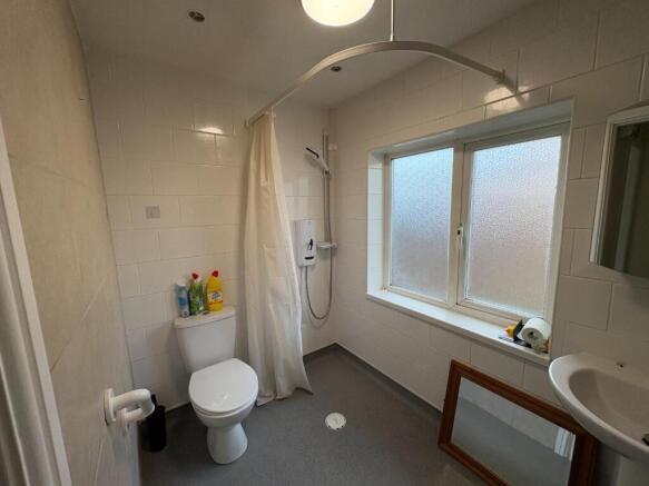 2 bed Detached Bungalow to rent Image 8