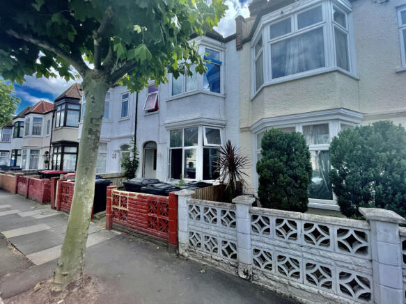 Furnished Studio to Rent ¿ Caithness Road, Mitc