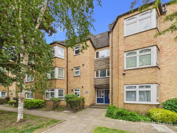 2 bed Apartment for sale in scarborough