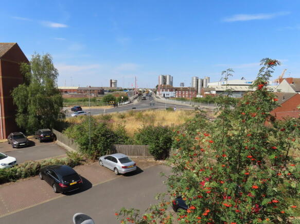 2 bed Flat to rent Image 9