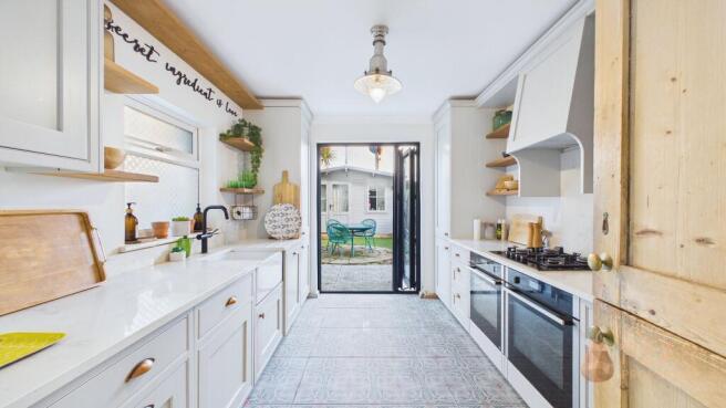 Penhill Road, Lancing, BN15 photo 3