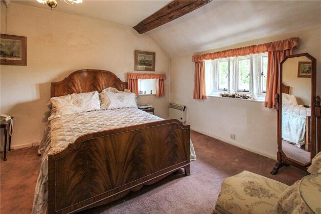 4 bed Detached for sale Image 8