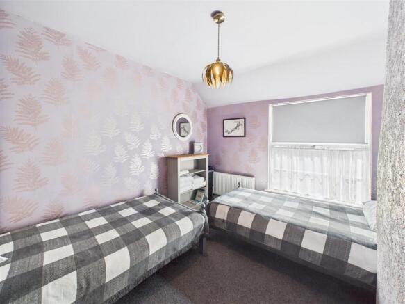 BEDROOM 2