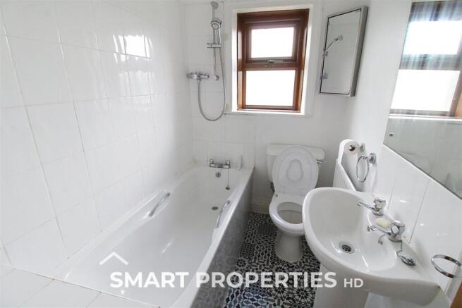 2 bed Terraced to rent Image 7