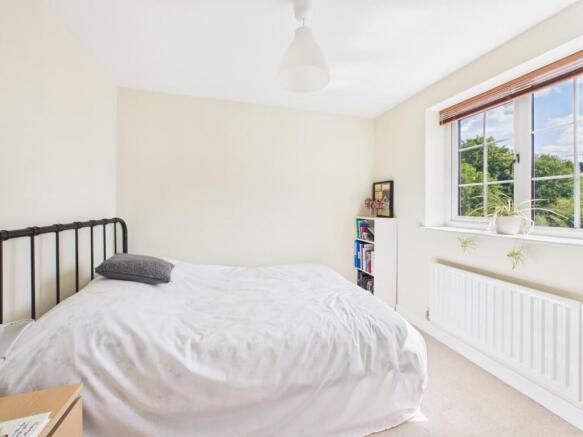 4 bed Semi-Detached for sale Image 9