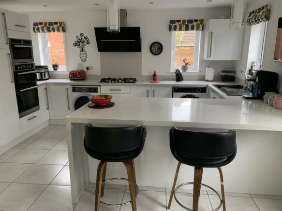 Kitchen6.jpg