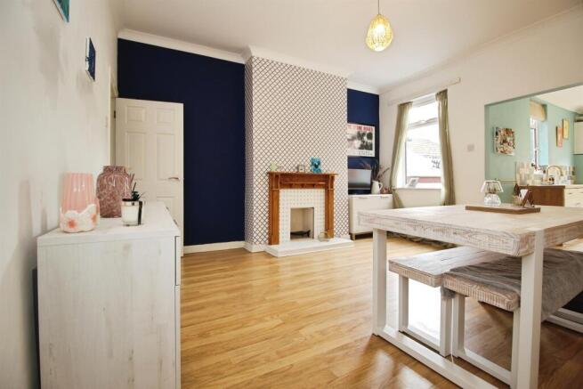 2 bed Terraced for sale Image 6
