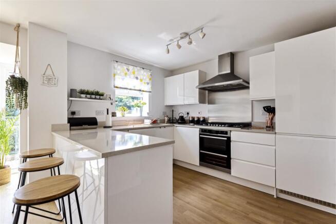 Pinwill Kitchen.jpg
