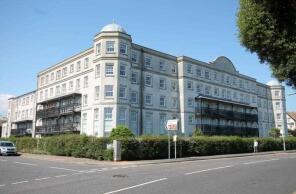 18, Imperial Court, Marine Parade West, Clacton-on-sea CO15 1LD