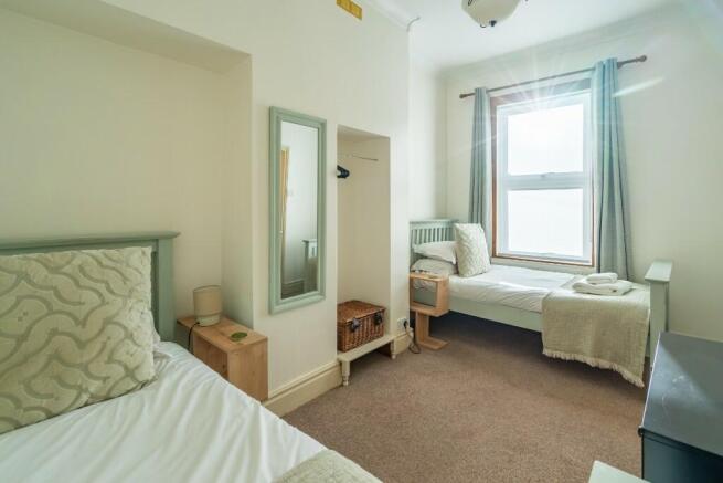 3 bed Terraced to rent Image 11