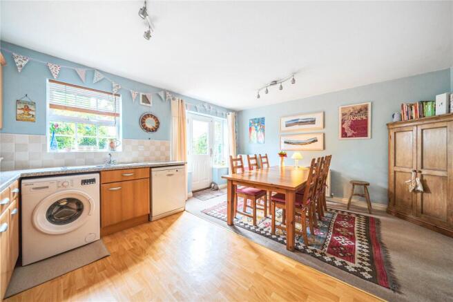 4 bed House for sale Image 2