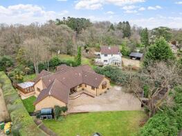 Boschetto, Charmouth Road, Axminster EX13 5SZ