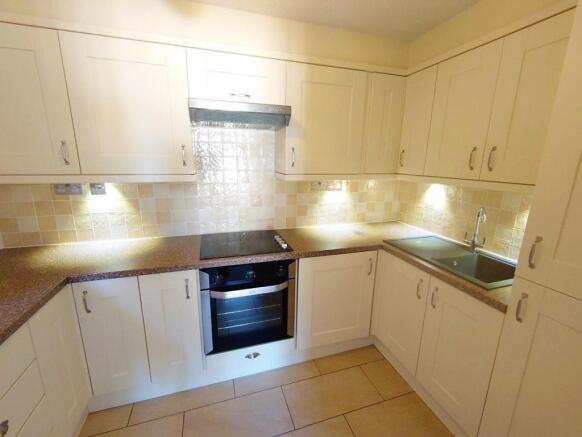 Kitchen a.jpg