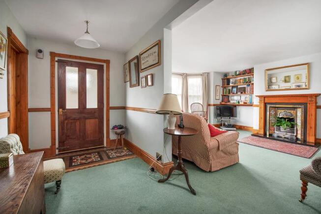FRONT ENTRANCE HALLWAY